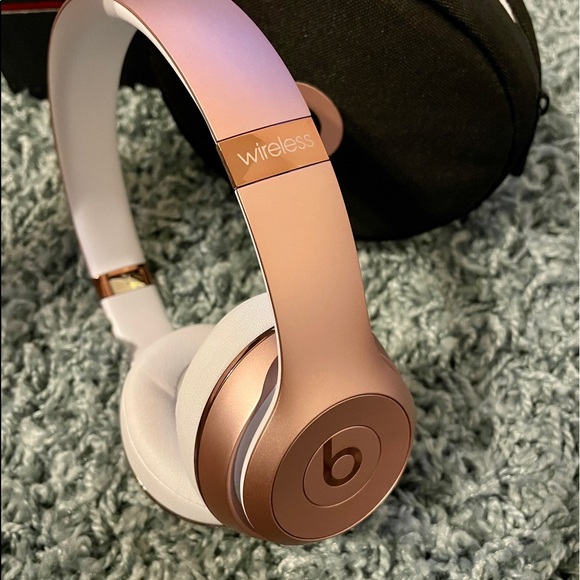 Beats Solo 3 Wireless - Picture 3 of 8